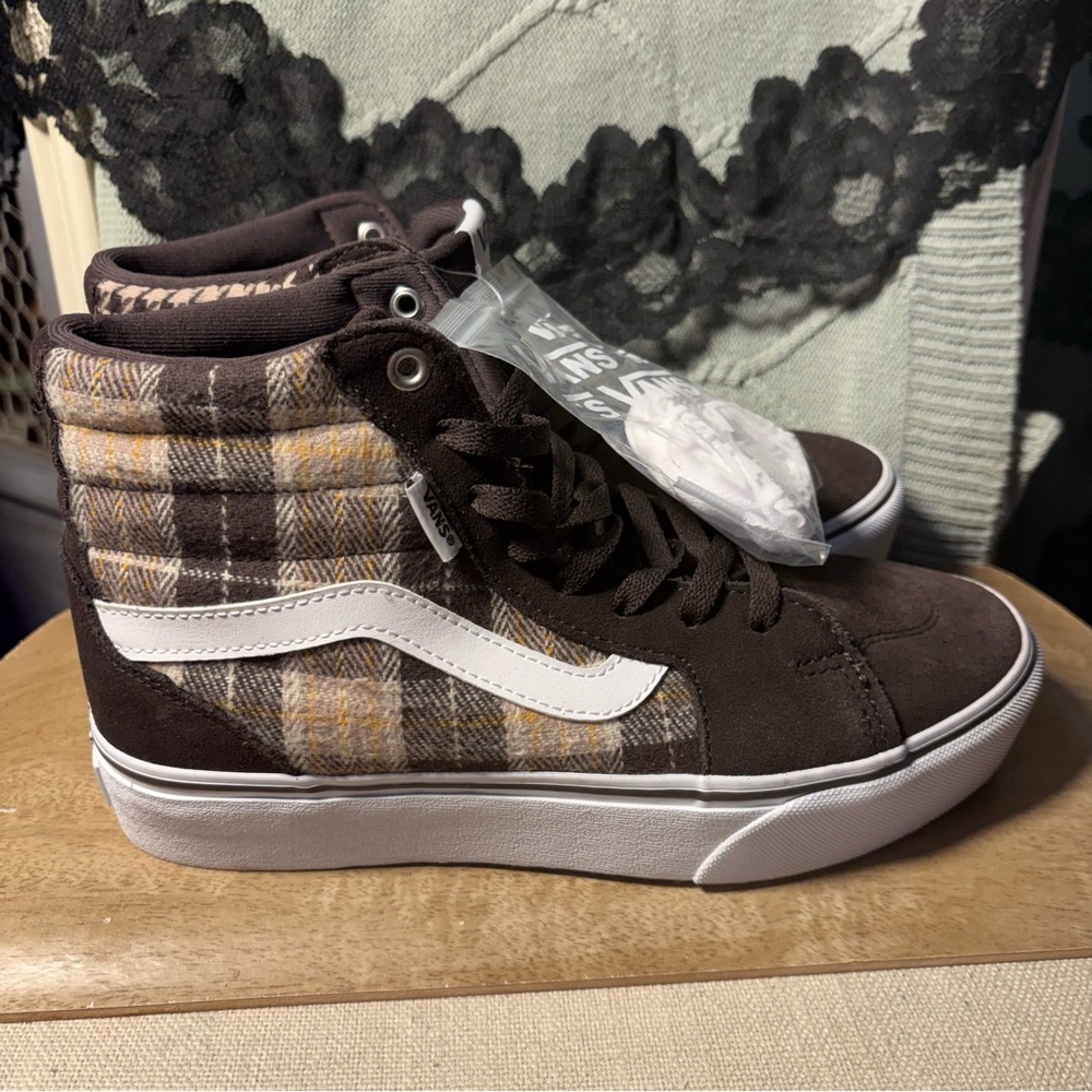 Vans Filmore Hi Pla, Plaid Mix Brown/White platform sole- Sz 8.5 VN0A5EM7NWH new